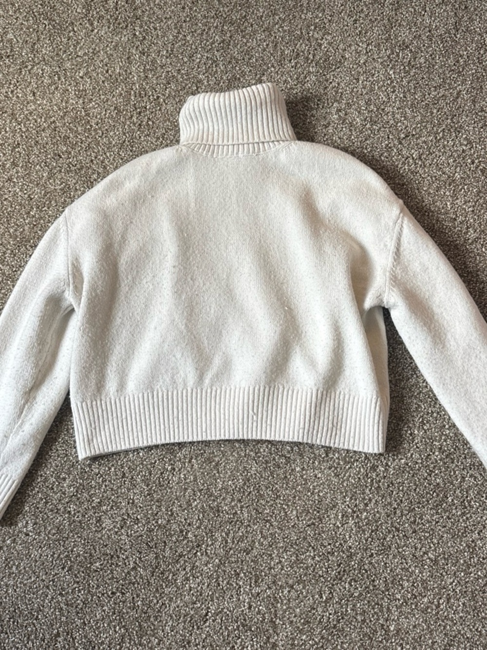 H&M Cropped White Turtleneck Sweater - Women's size S